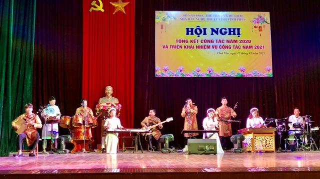 Biểu diễn hòa tấu dân tộc