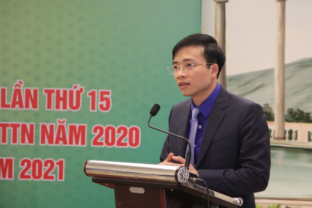 Đồng chí Nguyễn Trung Kiên - Bí thư Tỉnh đoàn - Chủ tịch Hội LHTN Việt Nam tỉnh phát biểu tại Hội nghị