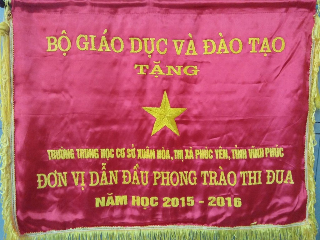 Bộ GD&ĐT tặng đơn vị dẫn đầu phong trào thi đua