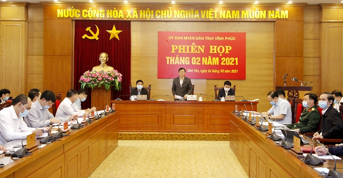 Phiên họp thường kỳ tháng 2/2021, UBND tỉnh Vĩnh Phúc đã công bố quyết định bổ nhiệm, điều động 15 cán bộ, lãnh đạo các cơ quan, đơn vị.