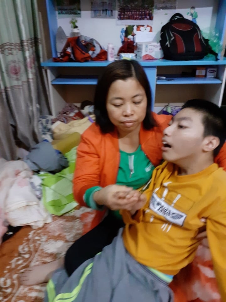 Chăm sóc con từ lúc ăn, đến lúc ngủ