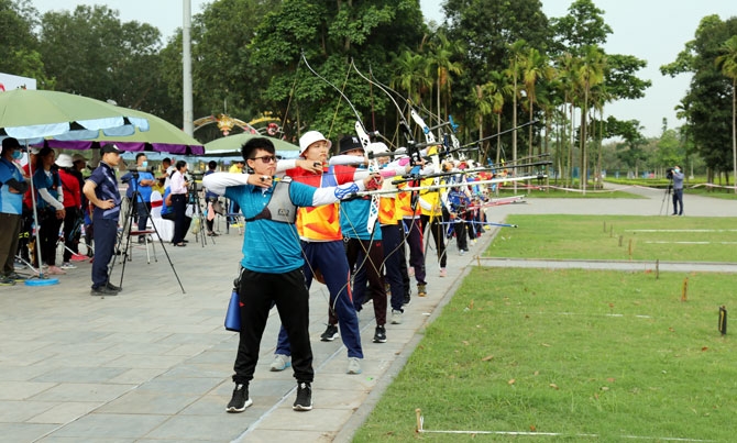 Các cung thủ nữ tranh tài cung 1 dây