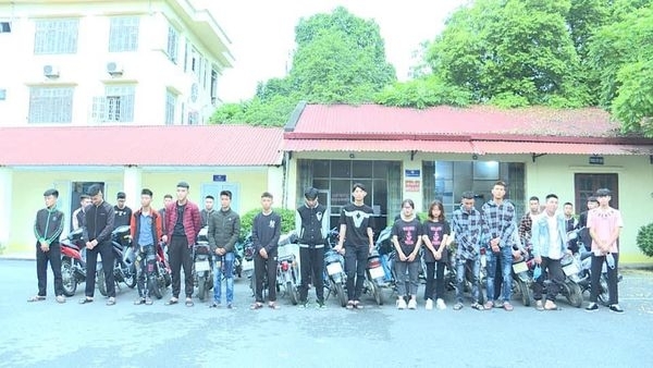 Bắt giữ 50 đối tượng thanh thiếu niên bốc đầu xe mô tô ở Tam Đảo
