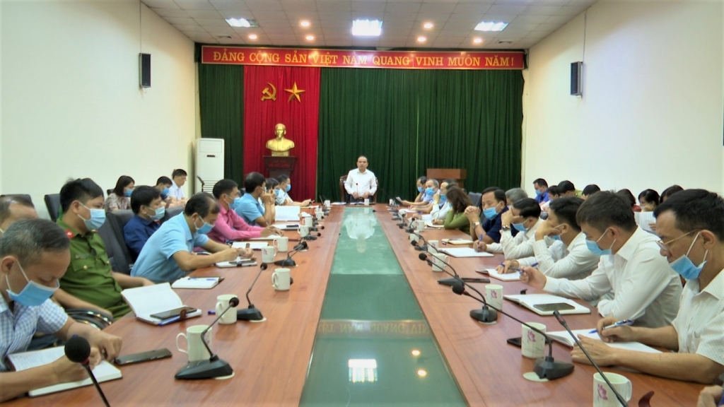 Đ/c Phan Tiến Dũng, Phó Bí thư Thành ủy, Chủ tịch UBND thành phố, trưởng Ban Chỉ đạo (BCĐ) phòng, chống dịch bệnh Covid-19 thành phố kết luận tại hội nghị