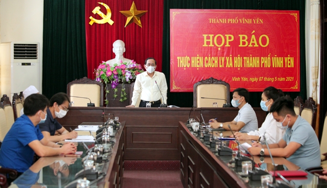 Toàn cảnh buổi họp báo