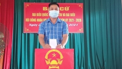 Vĩnh Phúc: Cử tri xã Phú Xuân, huyện Bình Xuyên hăng hái, phấn khởi đi bỏ phiếu