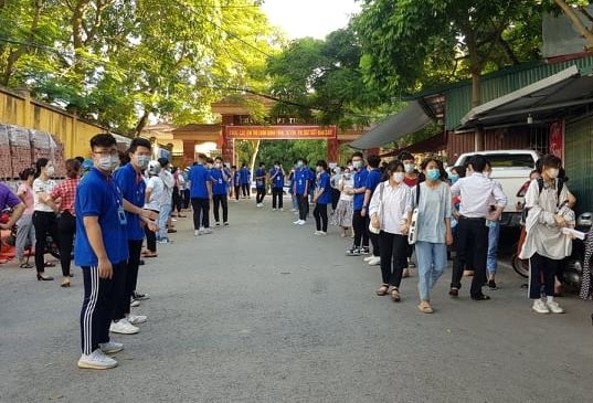 Hình ảnh tại cổng khu vực vi Trường THPT Trần Phú (TP. Vĩnh Yên)