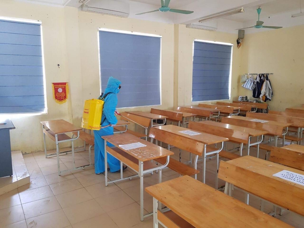 Công tác khử khuẩn, đảm bảo các điều kiện cho kỳ thi được nhà trường chuẩn bị chu đáo
