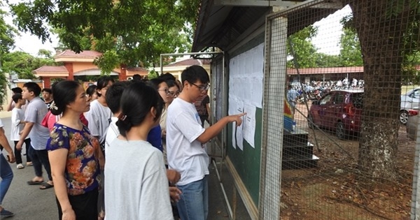 Điểm sàn thấp nhất là 22,5 điểm thuộc về huyện Bình Xuyên. Cao nhất là Vĩnh Yên, Vĩnh Tường với 27 điểm.