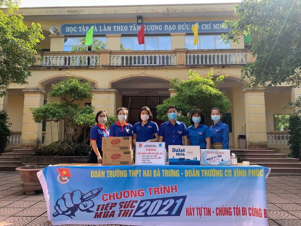 Đoàn trường THPT Hai Bà Trưng, hãy tự tin chúng tôi đi cùng bạn 