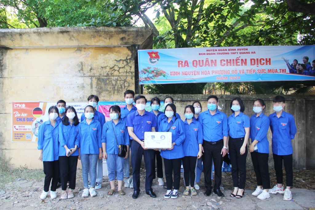 Tiếp sức mùa thi tại trường THPT Quang Hà - huyện Bình Xuyên