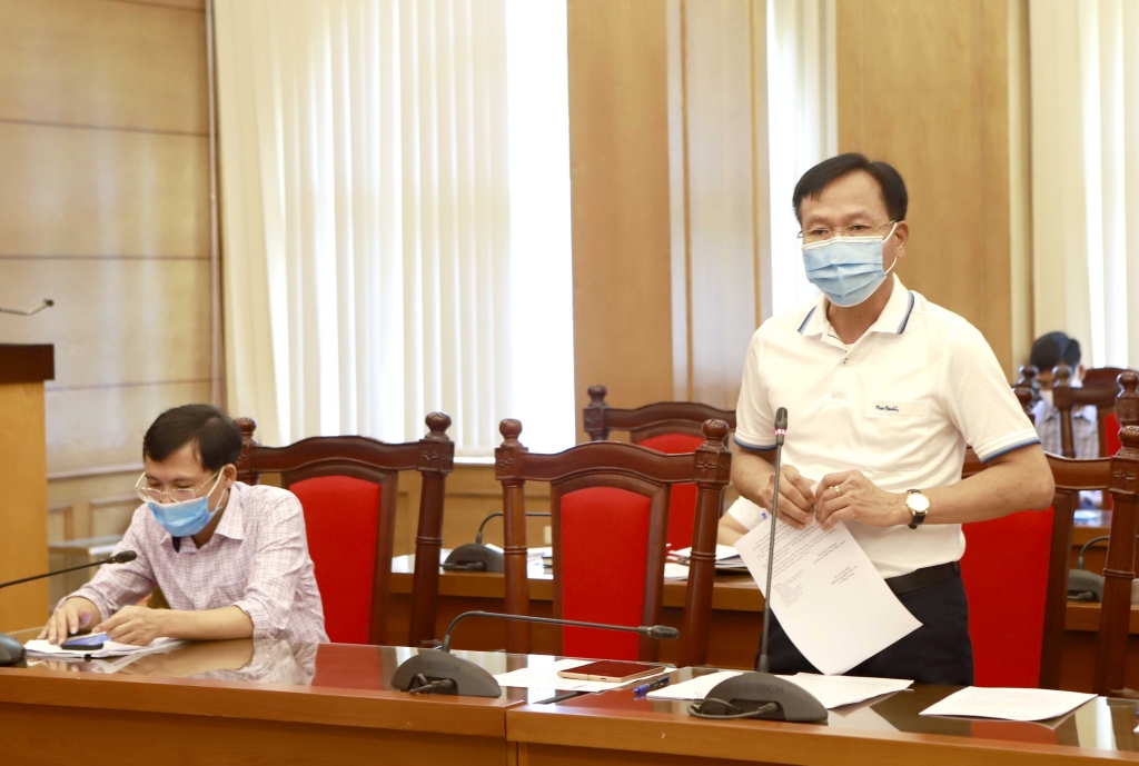 ông Lê Hồng Trung  – Phó giám đốc sở phụ trách Sở Y tế   Thông tin về tình hình dịch Covid -19