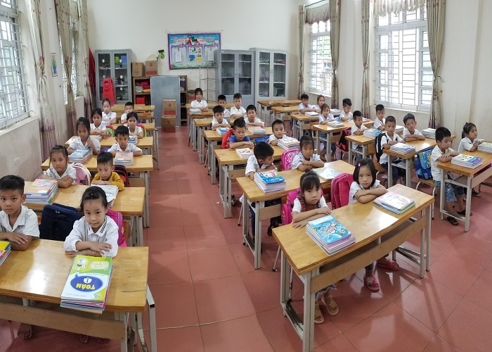 Học sinh lớp 1 học tập nghiêm túc và nề nếp