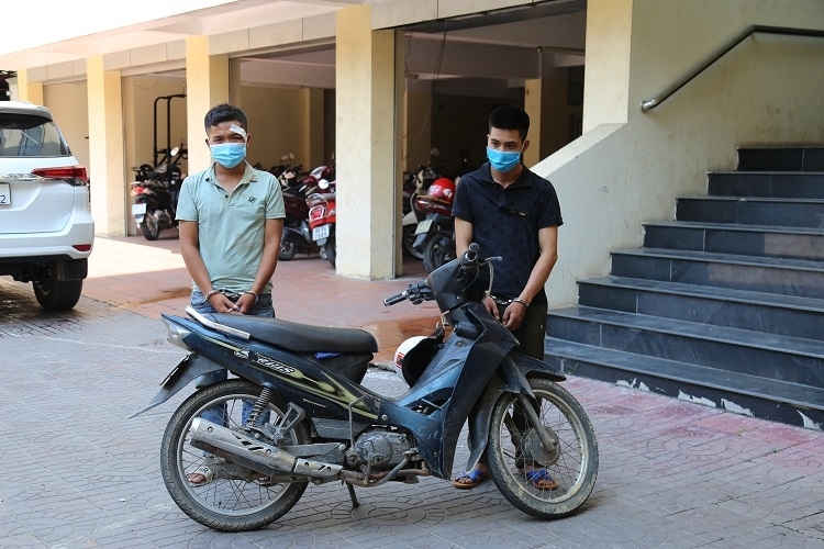 Công an thành phố Vĩnh Yên khởi tố 2 đối tượng cướp giật tài sản