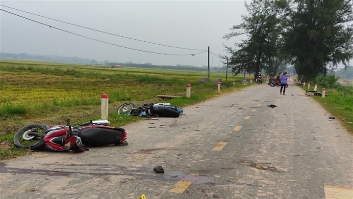 Hiện trường xảy vụ tai nạn khiến 5 người chết, 2 người bị thương nặng