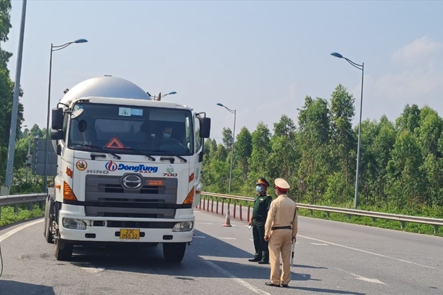 Vĩnh Phúc cho phép học sinh, sinh viên, cán bộ, người lao động được ra, vào tỉnh