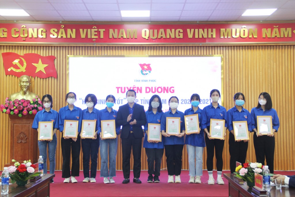 Vĩnh Phúc: Tuyên dương nhà giáo trẻ và học sinh, sinh viên tiêu biểu