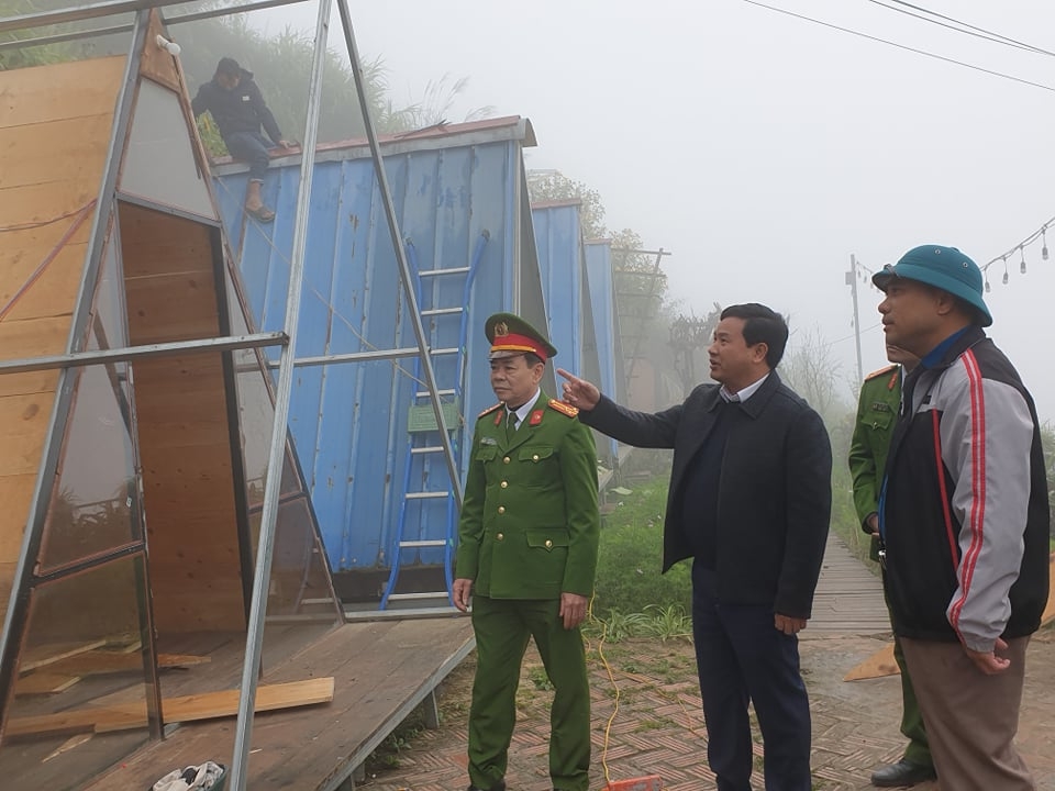 Chỉ đạo trực tiếp buổi cưỡng chế, tháo dỡ ông Đinh Văn Mười – Tỉnh ủy viên, Chủ tịch UBND huyện Tam Đảo 