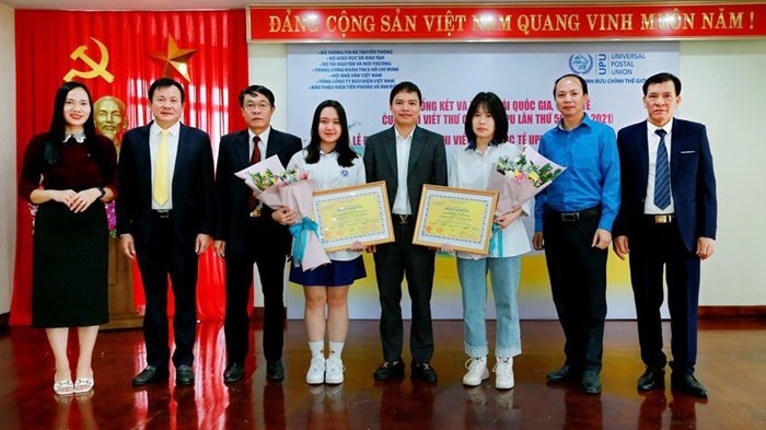 Trao giải Viết thư quốc tế UPU lần thứ 50 cho học sinh Vĩnh Phúc