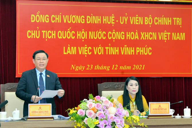Chủ tịch Quốc hội Vương Đình Huệ phát biểu tại buổi làm việc.