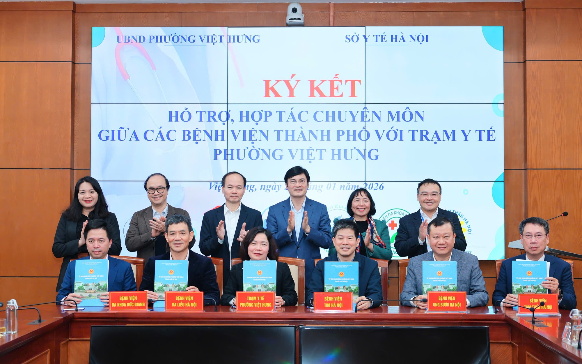 Các bệnh viện thành phố hỗ trợ, hợp tác chuyên môn với Trạm Y tế phường Việt Hưng Các bệnh viện thành phố hỗ trợ, hợp tác chuyên môn với Trạm Y tế phường Việt Hưng