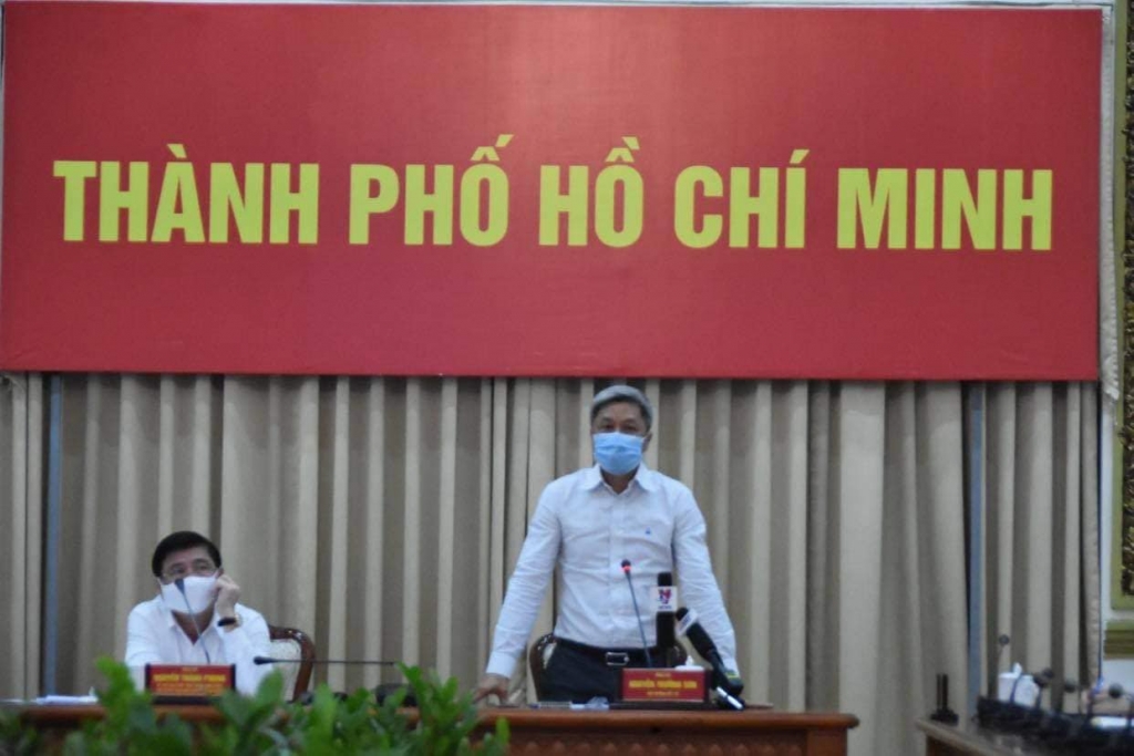  PGS.TS Nguyễn Trường Sơn Thứ trưởng Bộ Y tế, Tổ trưởng tổ thường trực đặc biệt chống COVID-19 của Bộ Y tế tại TP.HCM 
