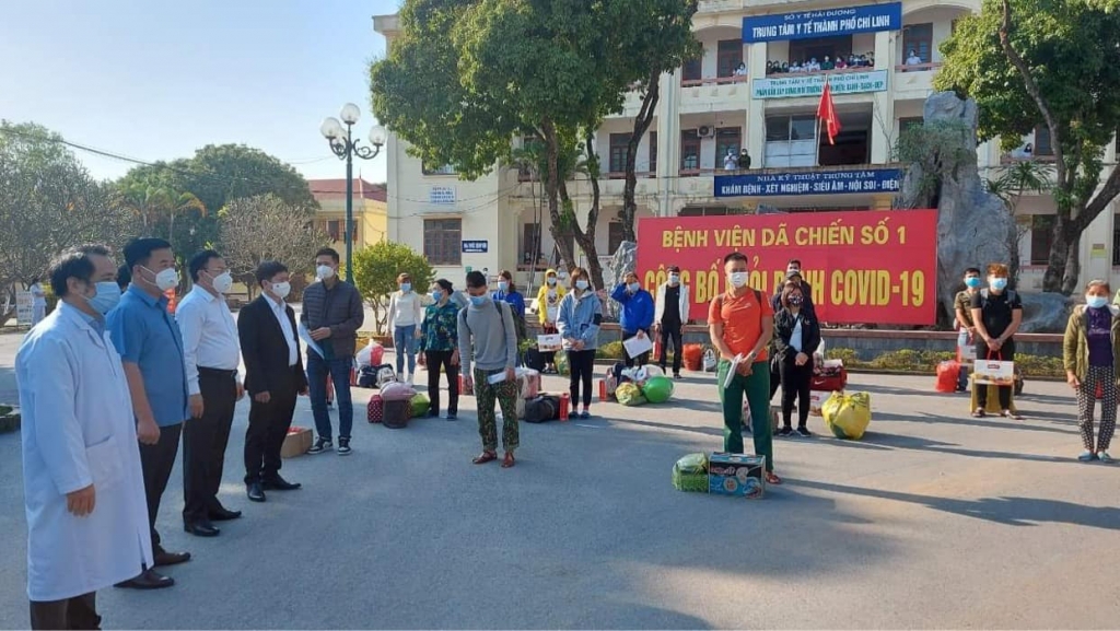 2 bệnh nhân được điều trị khỏi COVID- 19, có kết quả xét nghiệm 3 lần âm tính với virus SARS-CoV-2.