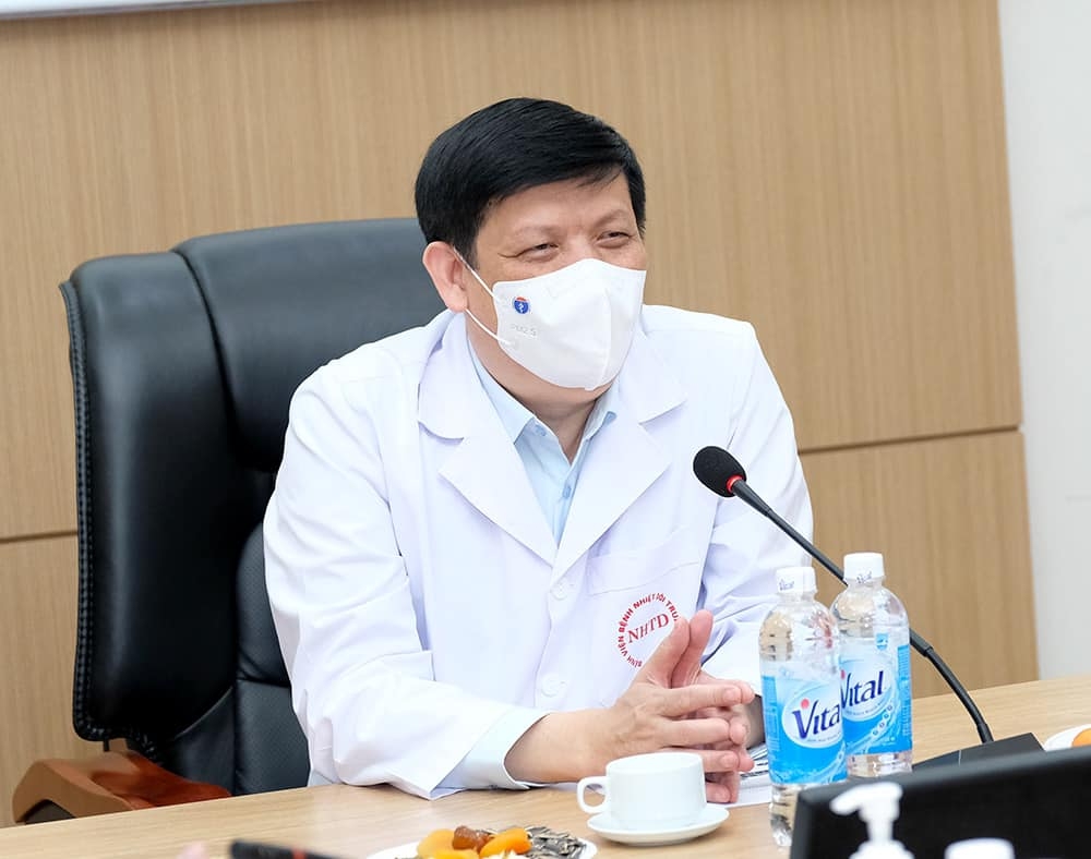 Bộ trưởng Nguyễn Thanh Long đón Giao thừa trực tuyến với 18 cơ sở điều trị bệnh nhân Covid-19