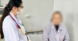 Đi ngoài 26 lần mới biết mắc giun đũa lây từ cún cưng
