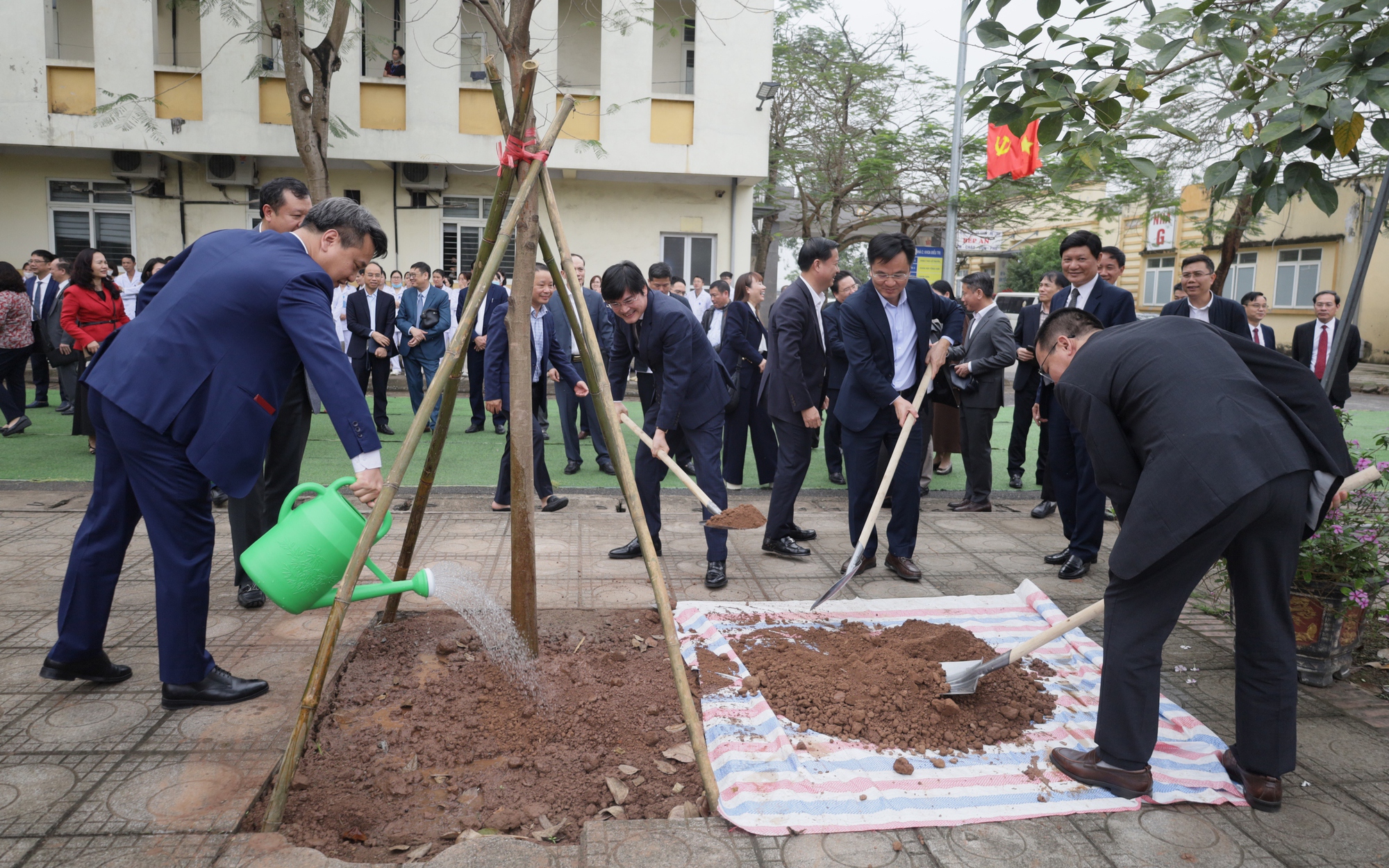 Ngành Y tế Hà Nội giao ban đầu năm Xuân Bính Ngọ 2026 và phát động Tết trồng cây "Đời đời nhớ ơn Bác Hồ"