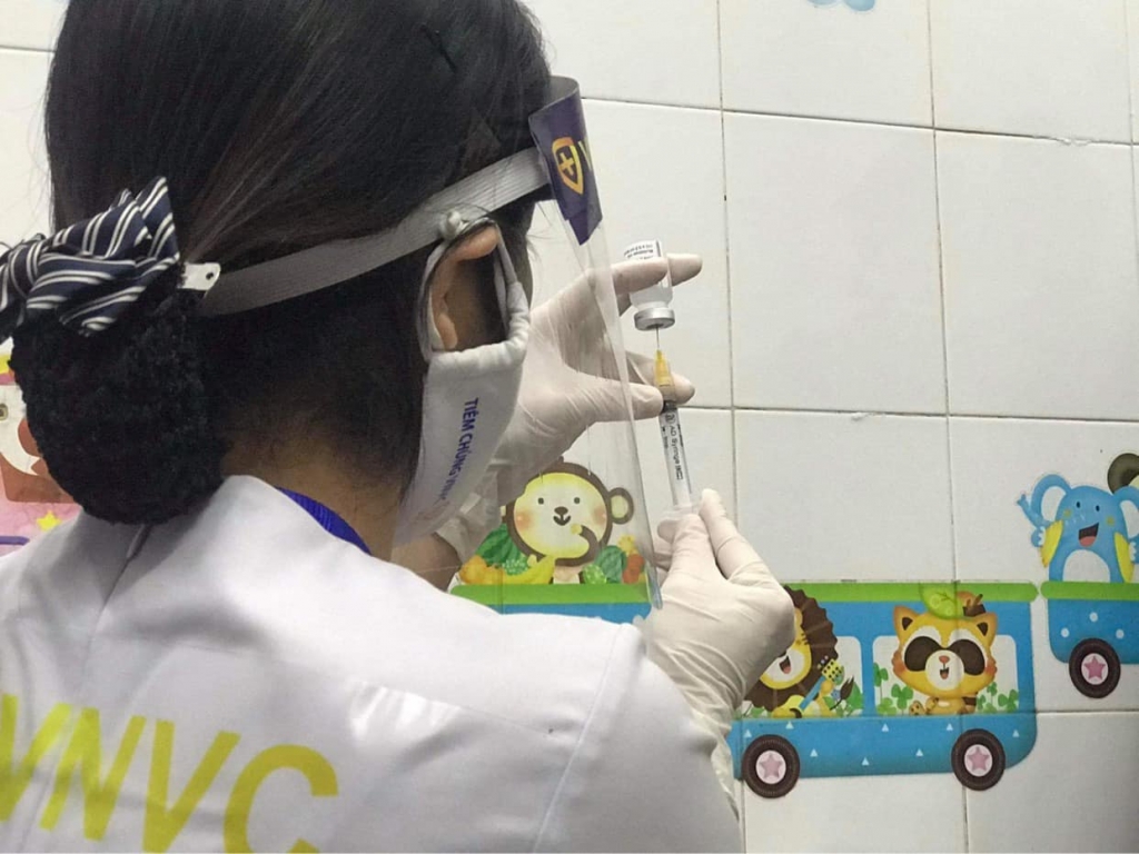 Cận cảnh mũi tiêm vắc xin Covid-19