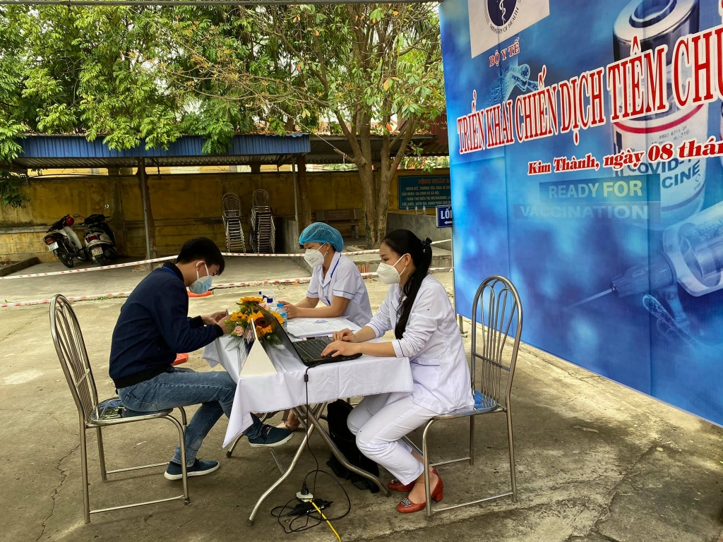 Làm thủ tục đăng ký tiêm chủng