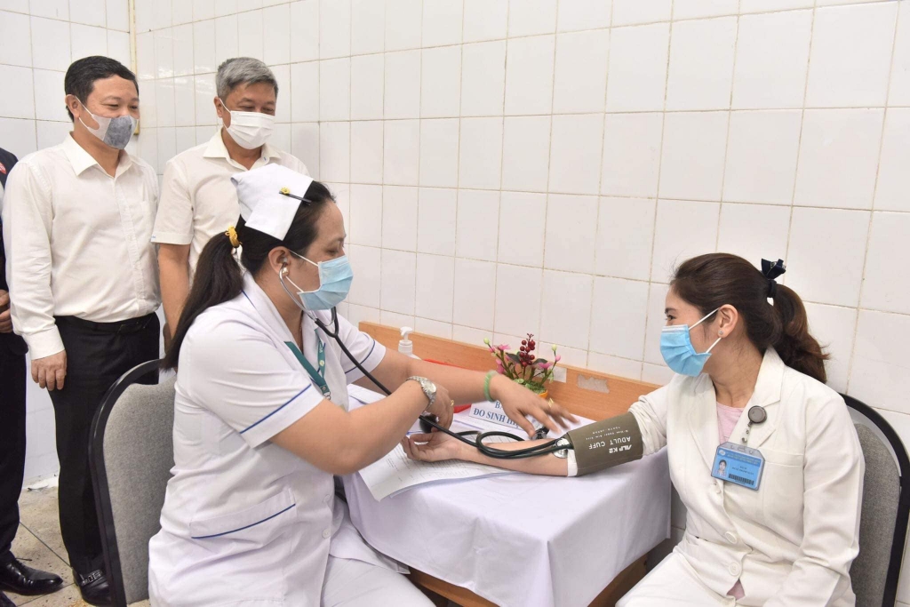 Thêm 4 tỉnh bắt đầu triển khai tiêm chủng vắc xin phòng Covid-19