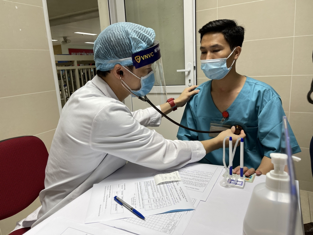 Triển khai tiêm vắc xin Covid-19