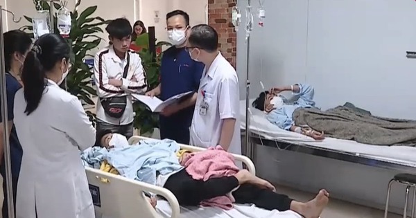 Nhiều công nhân bị ngộ độc khí methanol được điều trị tại Trung tâm Chống độc (Bệnh viện Bạch Mai)