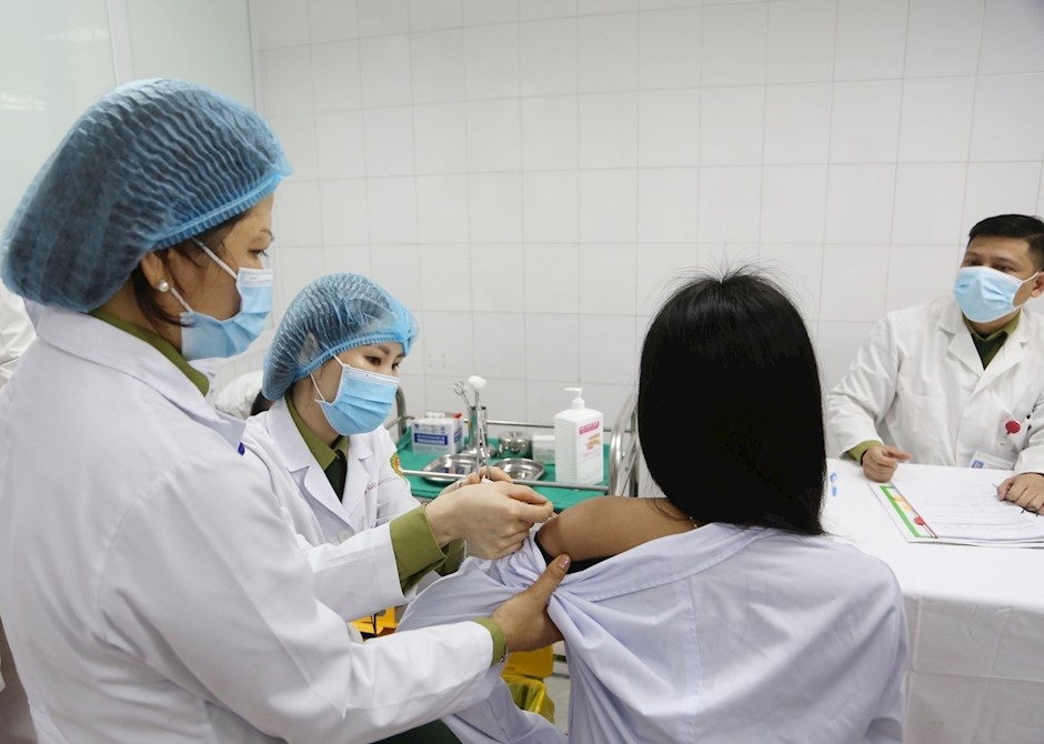 Tiêm thử nghiệm vaccine ngừa COVID-19 Nano Covax 