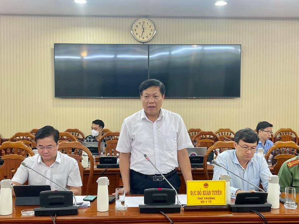 THỨ TRƯỞNG BỘ Y TẾ ĐỖ XUÂN TUYÊN LÀM VIỆC TẠI TỈNH BÀ RỊA- VŨNG TÀU VỀ CÔNG TÁC QUẢN LÝ CÁCH LY Y TẾ PHÒNG CHỐNG DỊCH COVID-19 