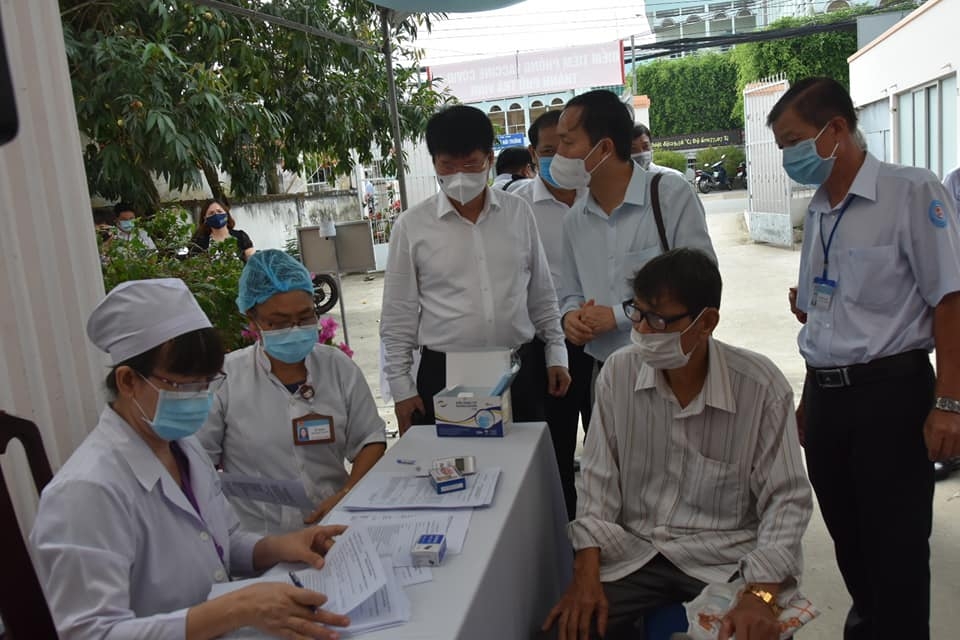 Đoàn công tác kiểm tra tại Bệnh viện Đa khoa Nguyễn Đình Chiểu và làm việc với Ban chỉ đạo phòng, chống dịch COVID-19 tại Bến Tre.