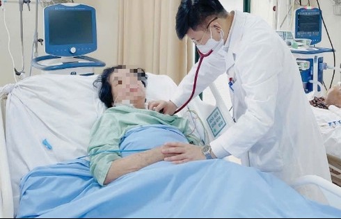 Cứu sống bệnh nhân cao tuổi bị tắc động mạch phổi cấp biến chứng