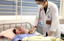 Tự uống thuốc cảm dẫn đến sưng phù toàn thân, nổi ban đỏ