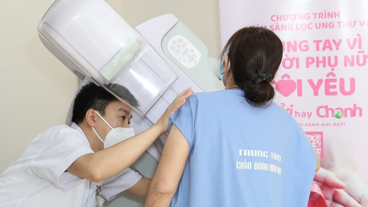 Lao động nữ được sàng lọc ung thư vú, cổ tử cung khi khám sức khỏe định kỳ