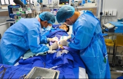 Sốt cao, đau âm ỉ vùng thượng vị mới phát hiện viêm cơ tim