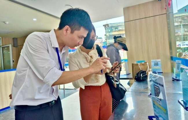 Bệnh nhân hưởng lợi từ việc đăng ký khám bệnh trực tuyến