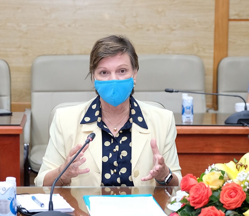 Bà Rana Flowers, Trưởng Đại diện UNICEF Việt Nam