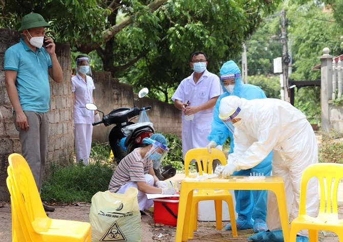 Tổ Covid-19 cộng đồng huy động sức mạnh toàn dân chống dịch