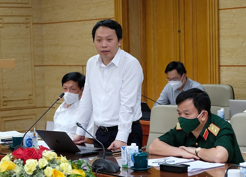 Thứ trưởng Bộ Thông tin và Truyền thông Nguyễn Huy Dũng phát biểu tại cuộc họp 