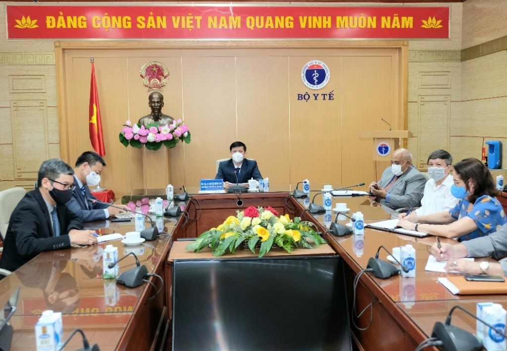 Bộ trưởng Bộ Y tế Nguyễn Thanh Long chủ trì cuộc họp trực tuyến với phía Cuba