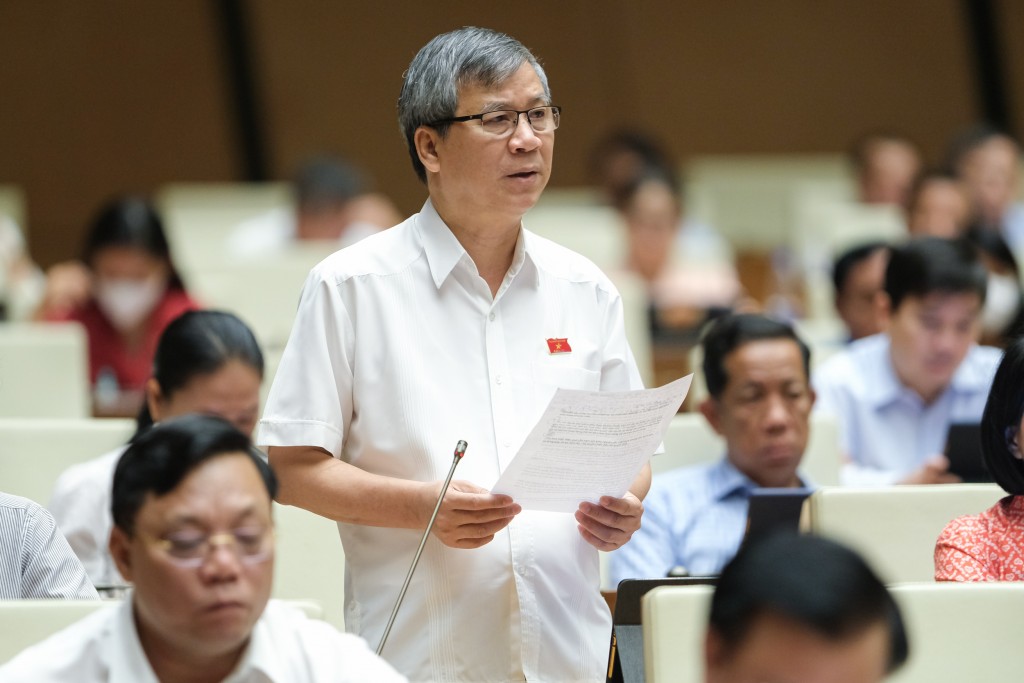 đại biểu Quốc hội Nguyễn Anh Trí (Đoàn ĐBQH Hà Nội) phát biểu