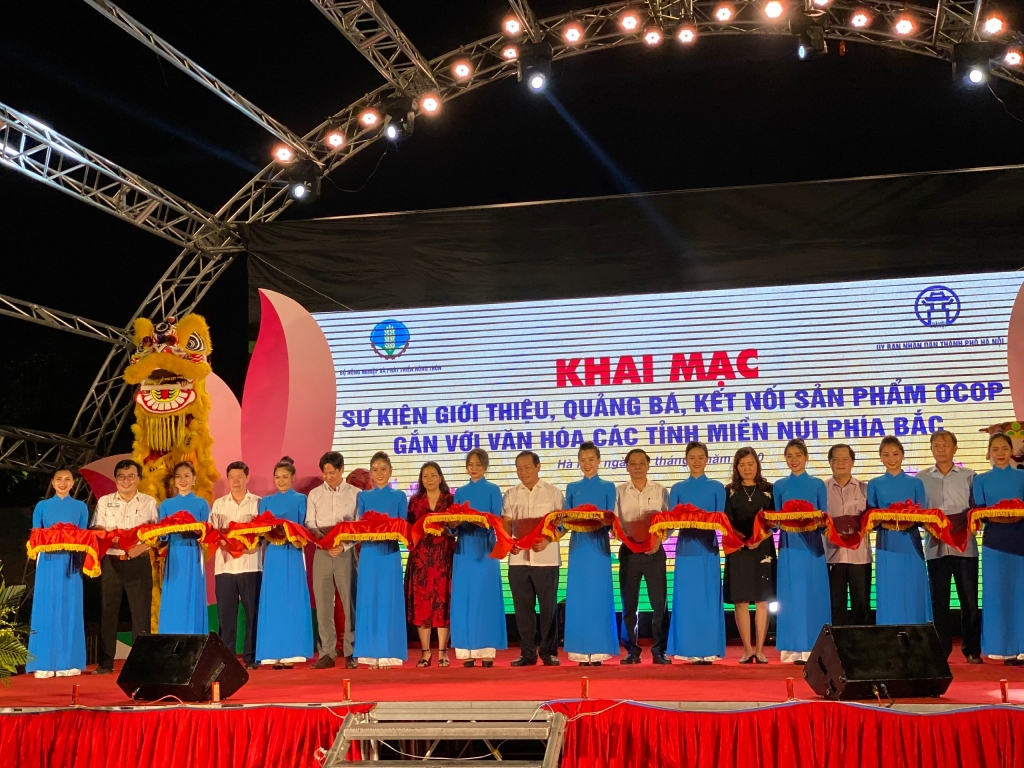 khai mac su kien gioi thieu quang ba ket noi san pham ocop gan voi van hoa cac tinh mien nui phia bac