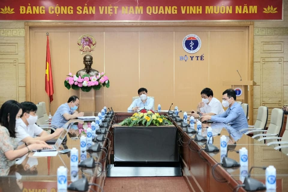 GS.TS Nguyễn Thanh Long- Bộ trưởng Bộ Y tế đã chủ trì cuộc họp với các lực lượng của Bộ Y tế